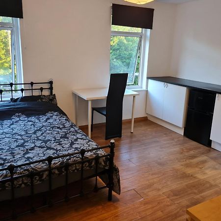Luton, Lu3 Double Ensuite Room Luton  Buitenkant foto