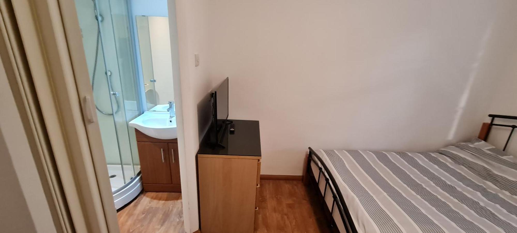 Luton, Lu3 Double Ensuite Room Luton  Buitenkant foto